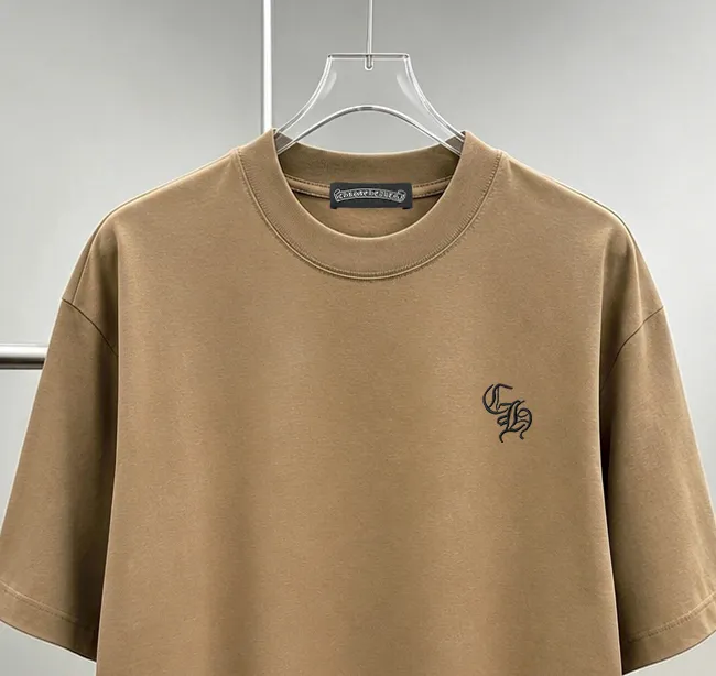 CH～ logo 《 》 tee ， Same Style ， : Black White Coffee Brown Size：S（90-130 ） M（125-150 ） L（135-165 ） XL（160-190 ） XXL（185 ）